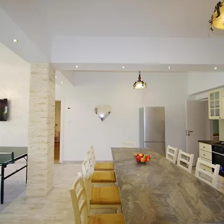 Apartment Studio Fur 10 Personen In Pula, Istrien Istrische Riviera *