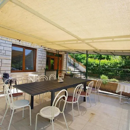 Studio Fur 10 Personen In Pula, Istrien Istrische Riviera Apartment